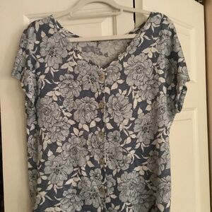 Pretty large Blue flowered Linen Blouse by C&C California